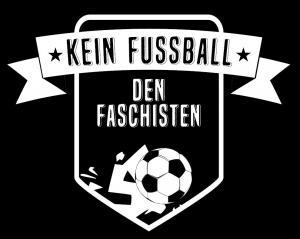 312. * Kein Fußball den Faschisten * - T-Shirt - Größe M